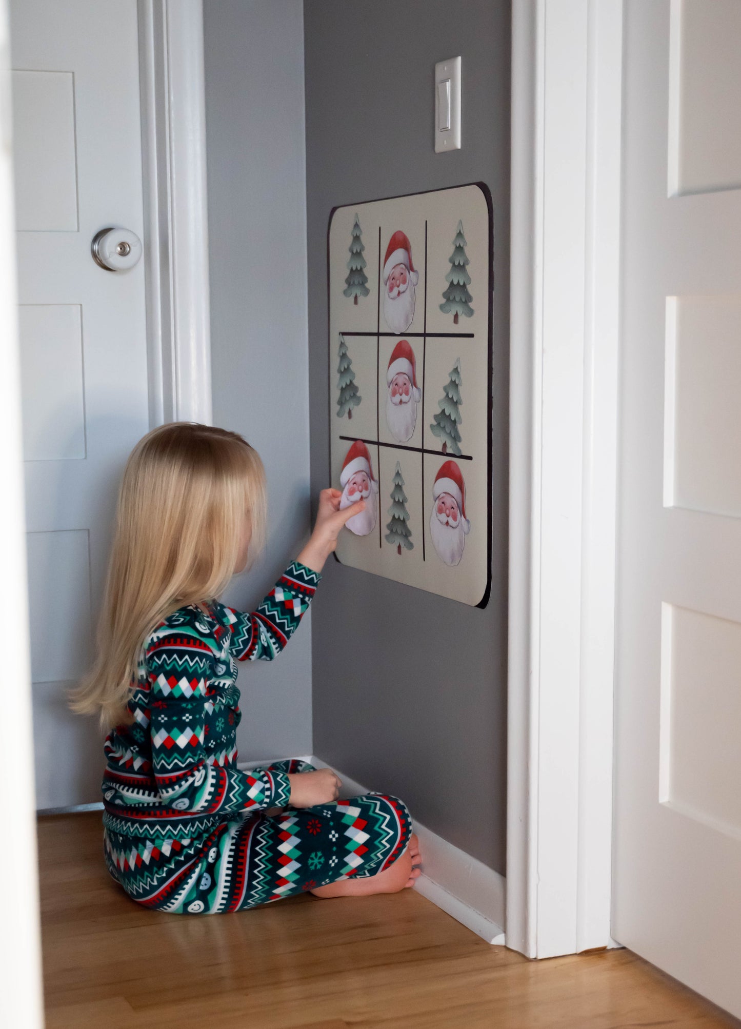 Magnet Magic Tic Tac Toe Board