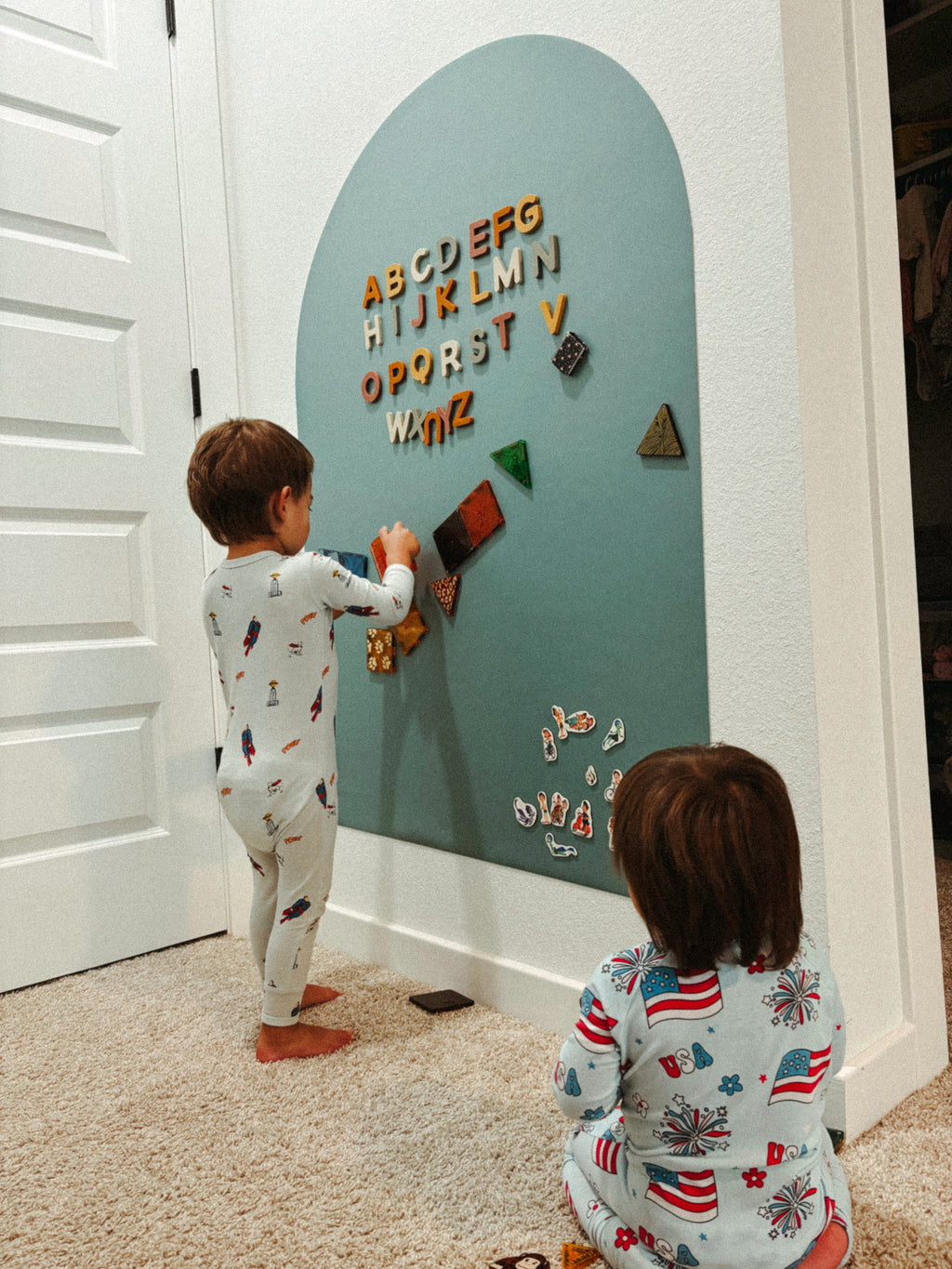 EXTRA LARGE Magnet Magic Wall  - Removable Damage-Free Magnetic Wall
