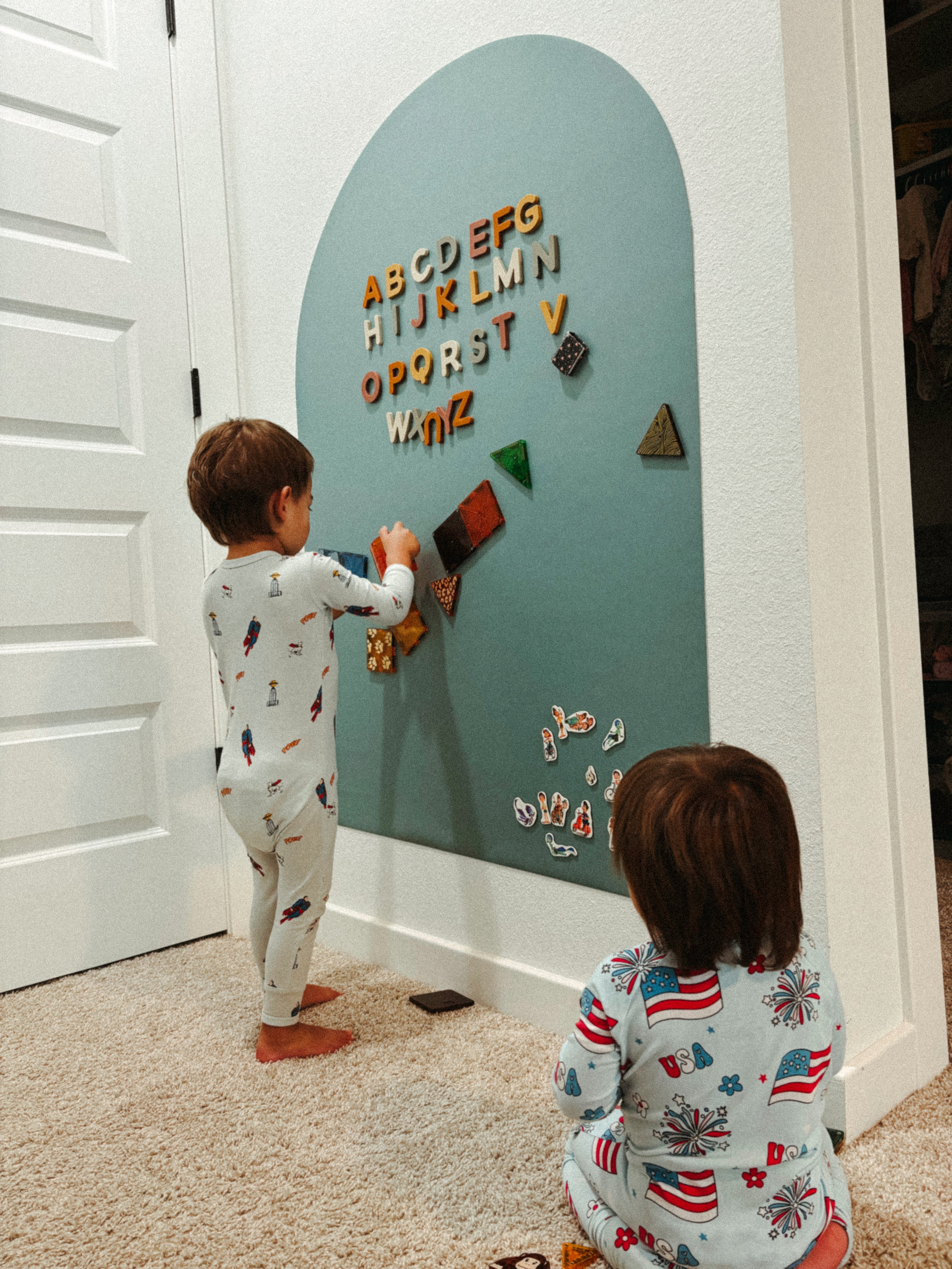 EXTRA LARGE Magnet Magic Wall  - Removable Damage-Free Magnetic Wall