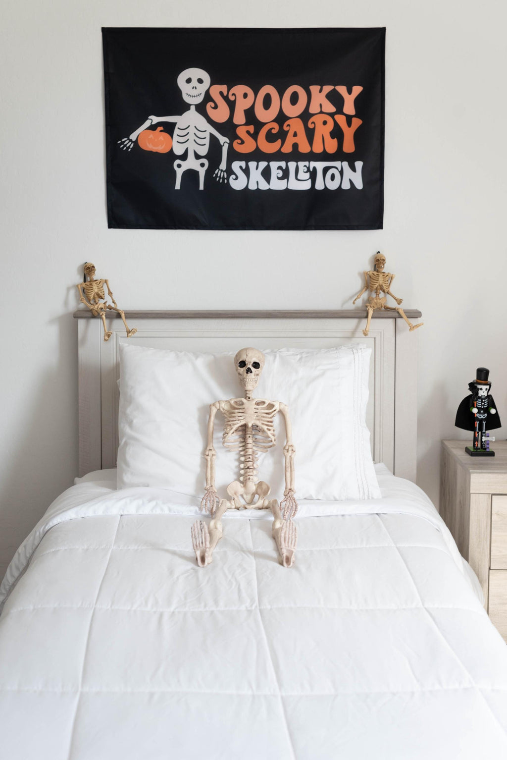 Halloween Banner, Spooky Scary Skeleton, Halloween Decor, Halloween Wall Art